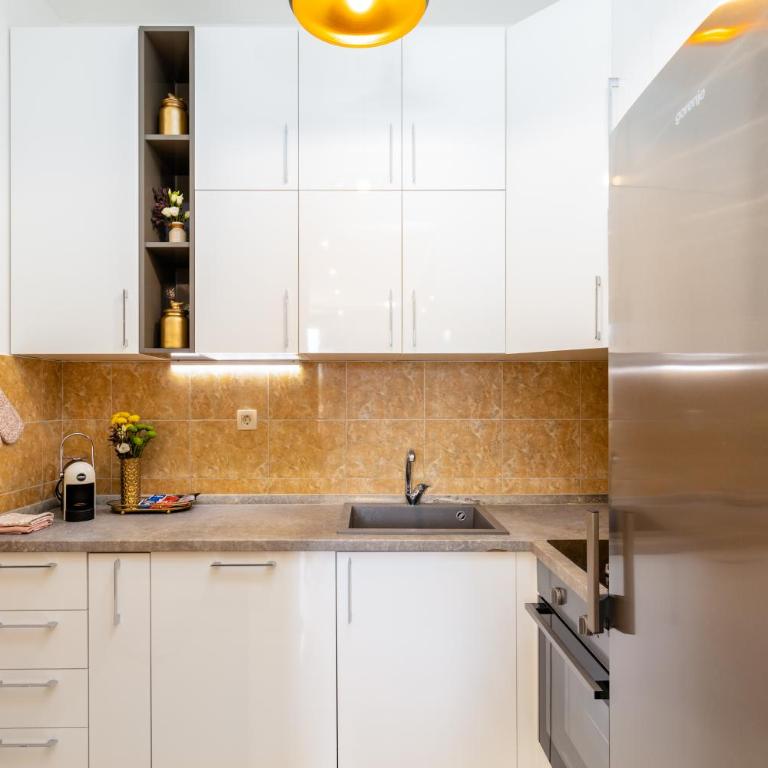 Apart hotel KATUNJANIN - Two-Bedroom Apartment with Balcony and Terrace - 4