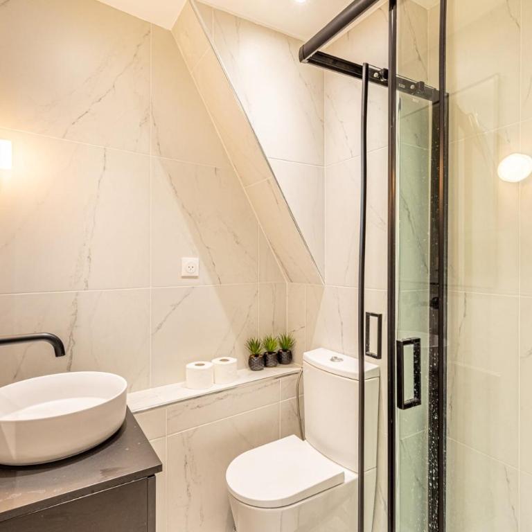 GuestReady - Élysée Palace Marble Haven - Studio - 12