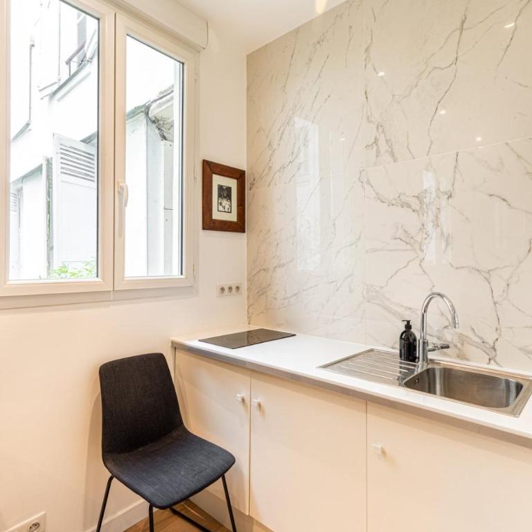 GuestReady - Élysée Palace Marble Haven - Studio - 6