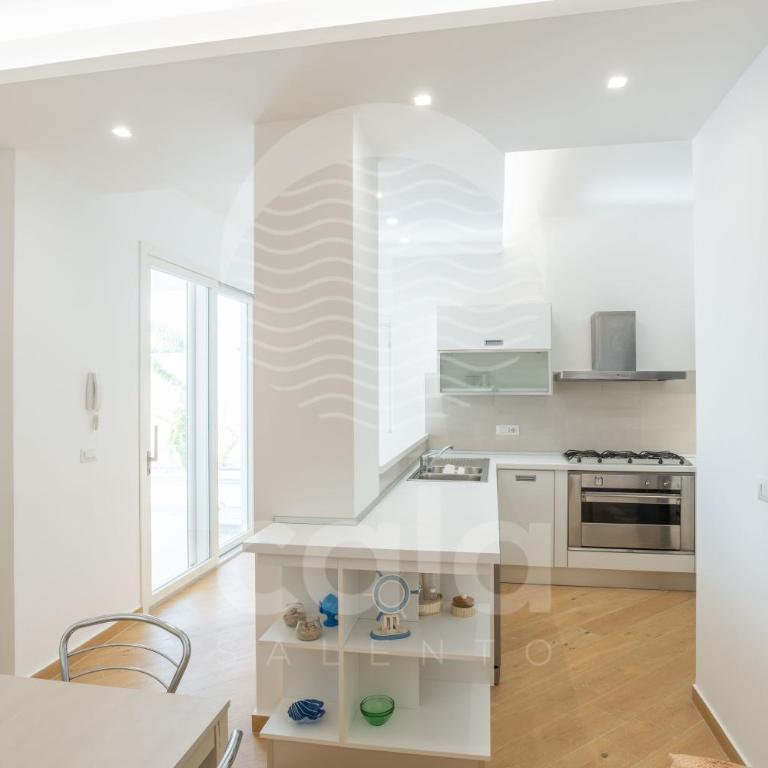 Villa Waterfront By Cala Salento - Six-Bedroom House - 4