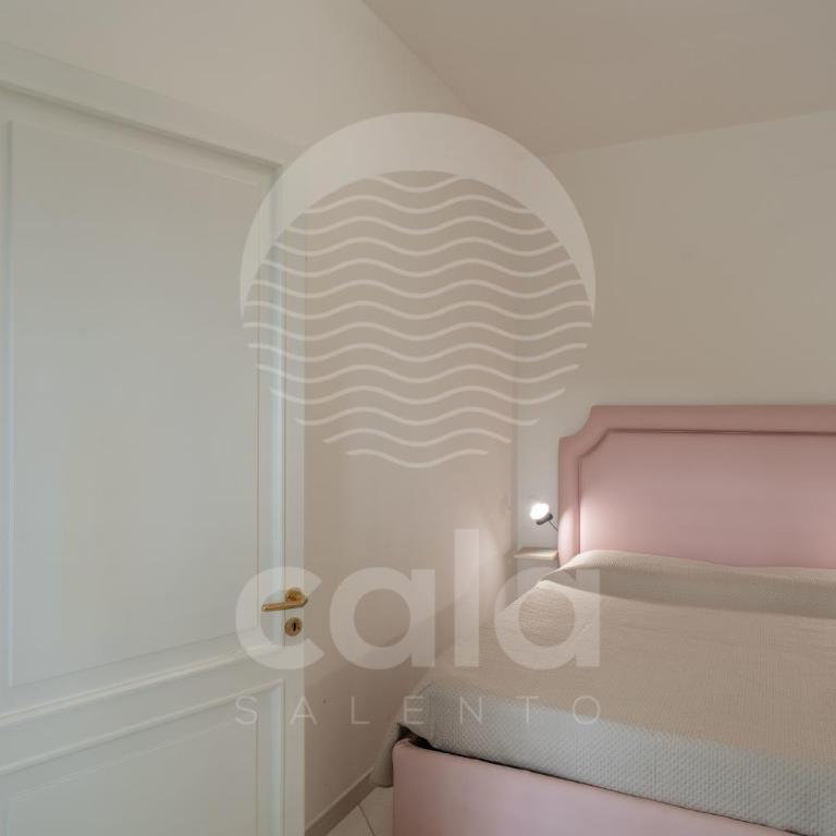 Villa Waterfront By Cala Salento - Six-Bedroom House - 9