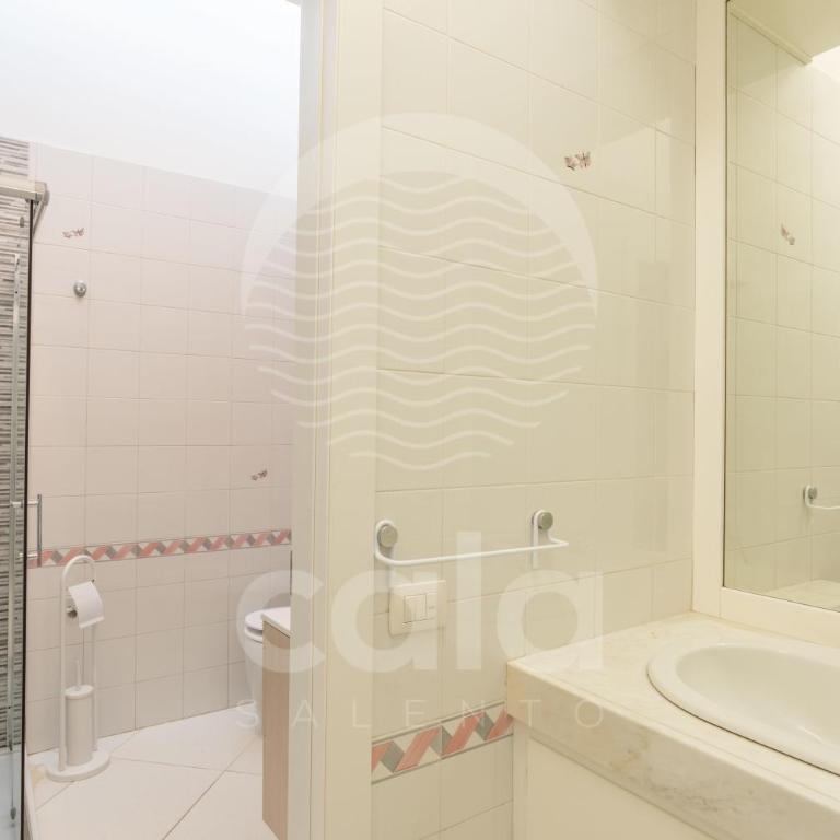 Villa Waterfront By Cala Salento - Six-Bedroom House - 13