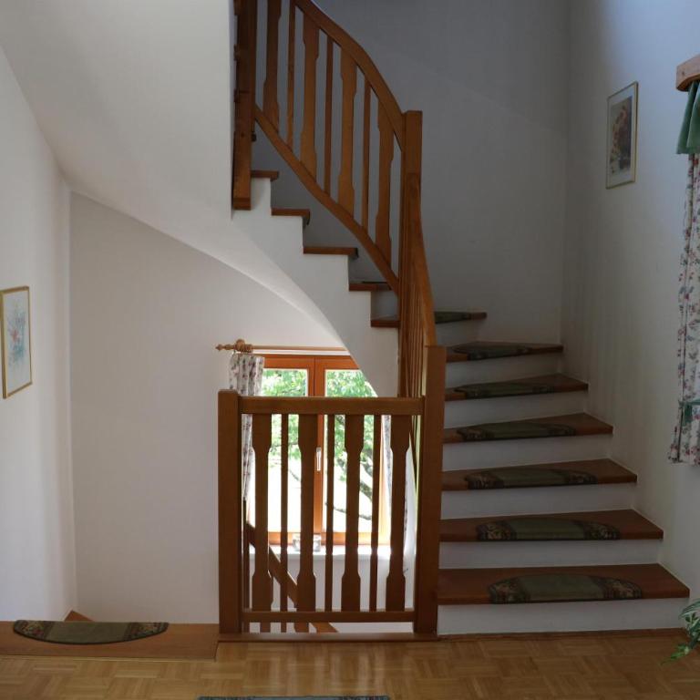 Gästezimmer Weisch - Doppelzimmer mit Dusche - 30