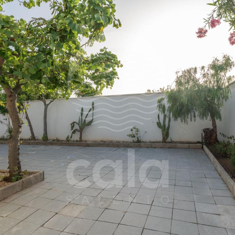 Villa Waterfront By Cala Salento - Six-Bedroom House - 41