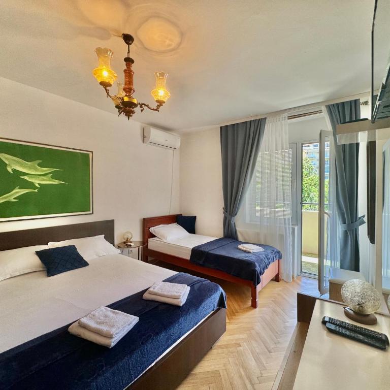FOR-A Apartmani - Apartment with Balcony - 4