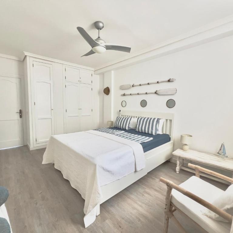PaulMarie Aquatic Apartment - One-Bedroom Apartment - 9