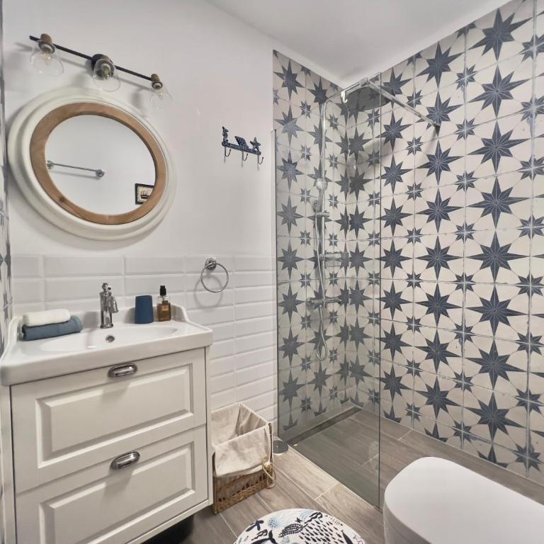 PaulMarie Aquatic Apartment - One-Bedroom Apartment - 15