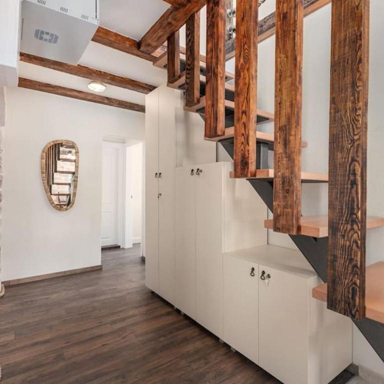 Seaside Stone House - Bella Vista - Three-Bedroom House - 12