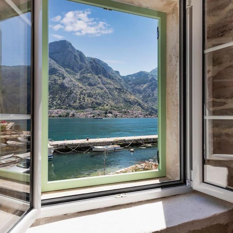 Seaside Stone House - Bella Vista - Three-Bedroom House - 28