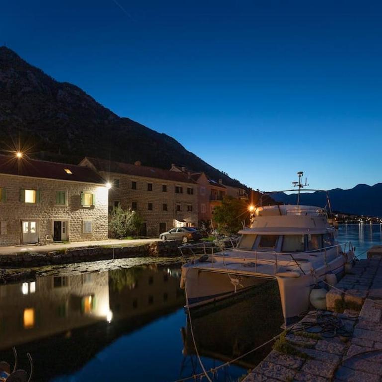Seaside Stone House - Bella Vista - Three-Bedroom House - 34
