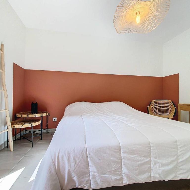 Appartement Standing avec Terrasse, Piscine et Accès Plage, 2 Chambres, Climatisé, Parking, PMR - FR-1-770-28 - Appartement - 11