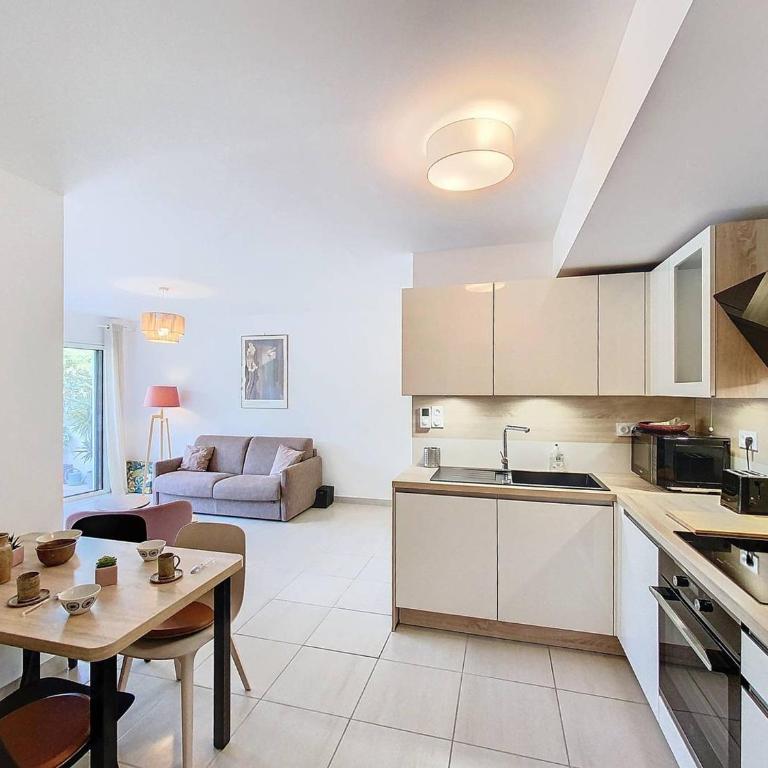 Appartement à 150m plage des Lecques, climatisé, piscine, terrasse, 2 chambres, parking - 4 étoiles - FR-1-770-29 - Appartement - 18