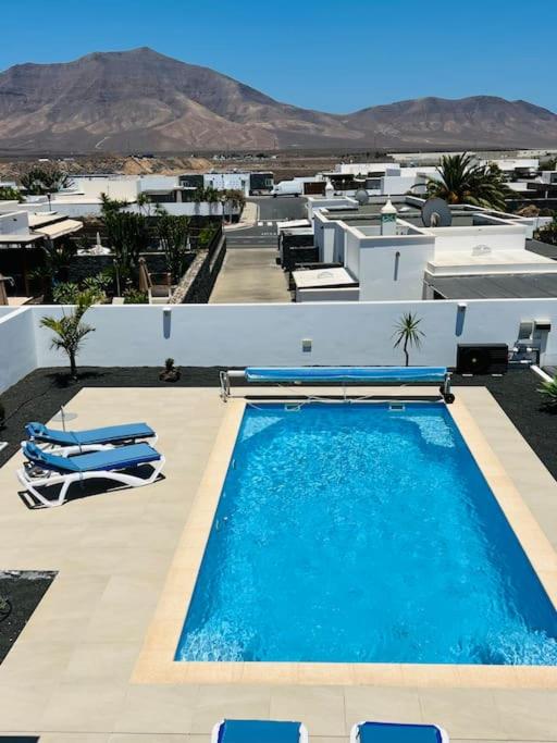 Lovely Villa Danielle - Three-Bedroom Villa - 25