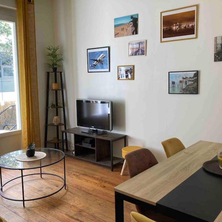 Coeur de ville, balcon & parking gratuit - Appartement 2 Chambres - 2