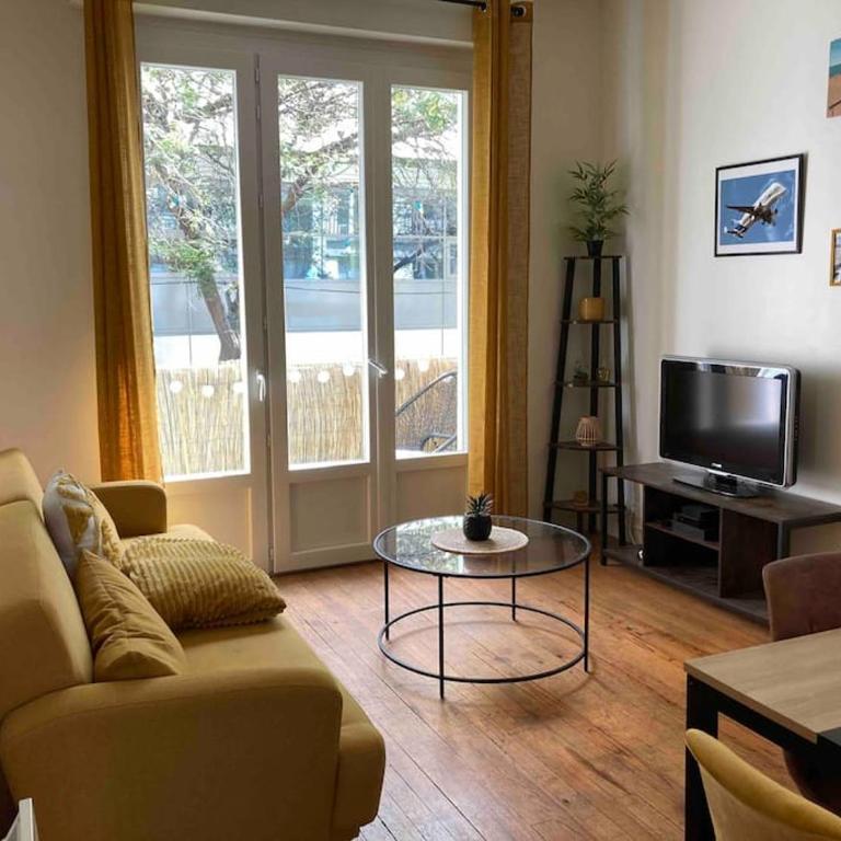 Coeur de ville, balcon & parking gratuit - Appartement 2 Chambres - 7