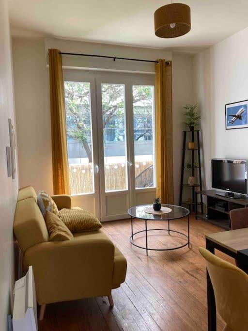 Coeur de ville, balcon & parking gratuit - Appartement 2 Chambres - 11