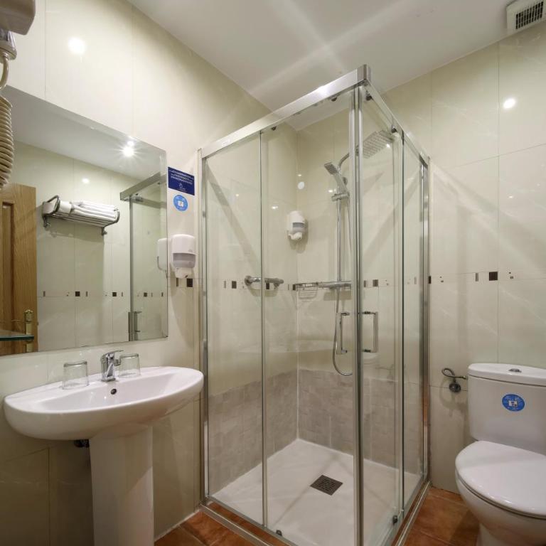 Hostal Las Fuentes - Interior Comfort Double Room - 3