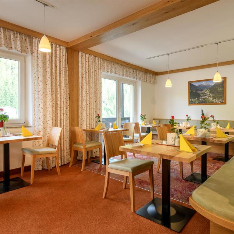 Pension St.Leonhard - Doppelzimmer mit Balkon oder Terrasse - 5