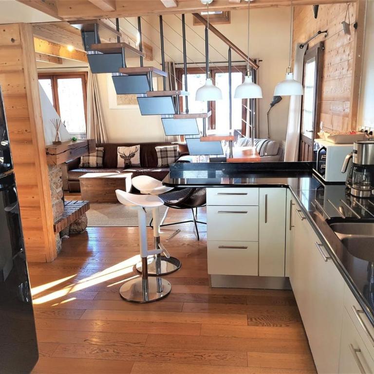 Chalet de charme 8 pers, cheminée, jacuzzi, parking - FR-1-676-96 - Chalet - 4