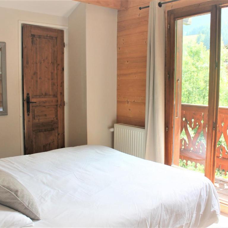 Chalet de charme 8 pers, cheminée, jacuzzi, parking - FR-1-676-96 - Chalet - 13