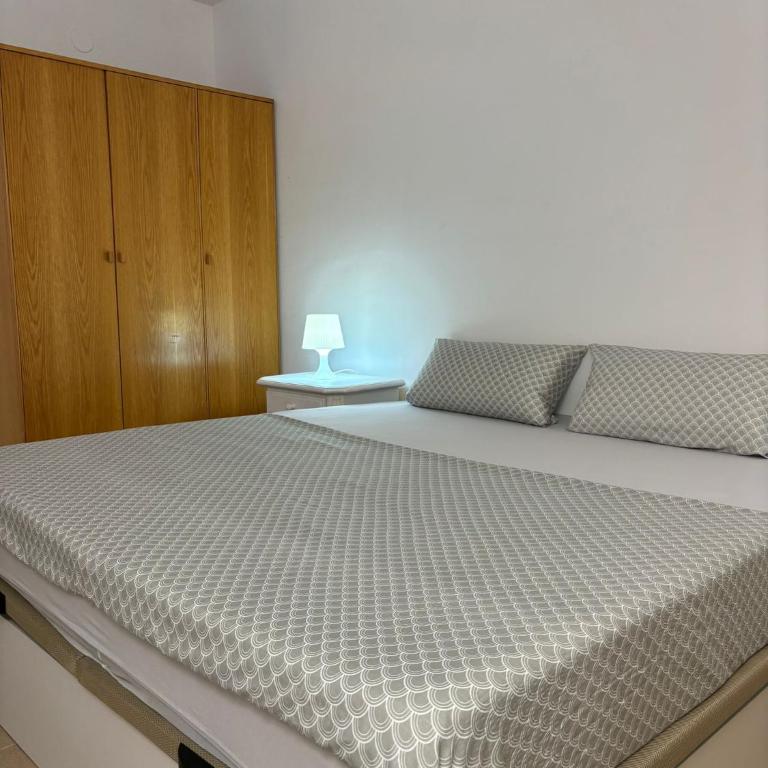 Apartamento Coral - Three-Bedroom Apartment with Balcony - 2