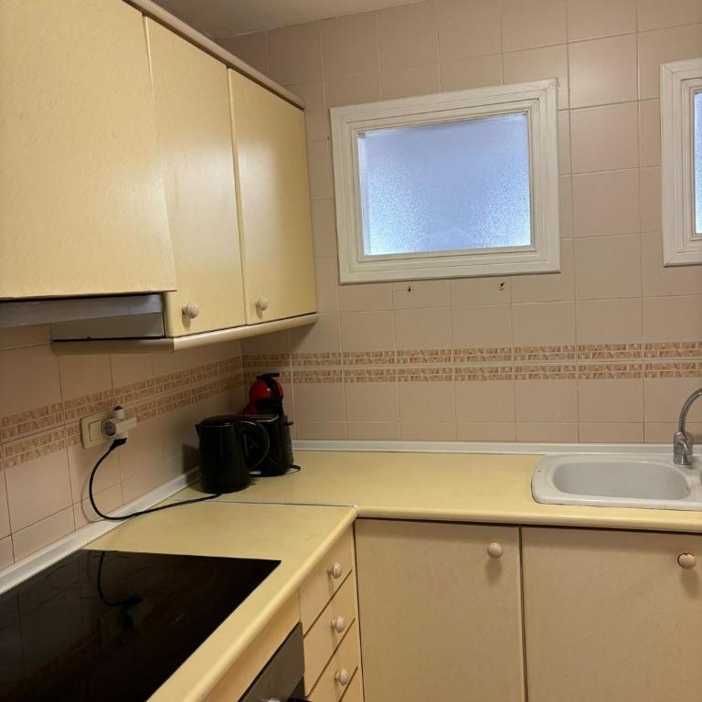 Apartamento Coral - Three-Bedroom Apartment with Balcony - 12