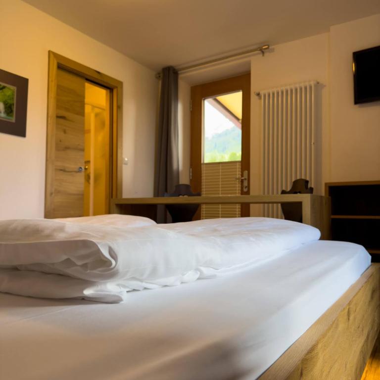 Bar-Restaurant-Pizzeria Antermont B&B - Double or Twin Room with Balcony - 5