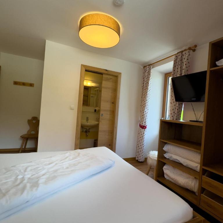 Bar-Restaurant-Pizzeria Antermont B&B - Double or Twin Room with Balcony - 9
