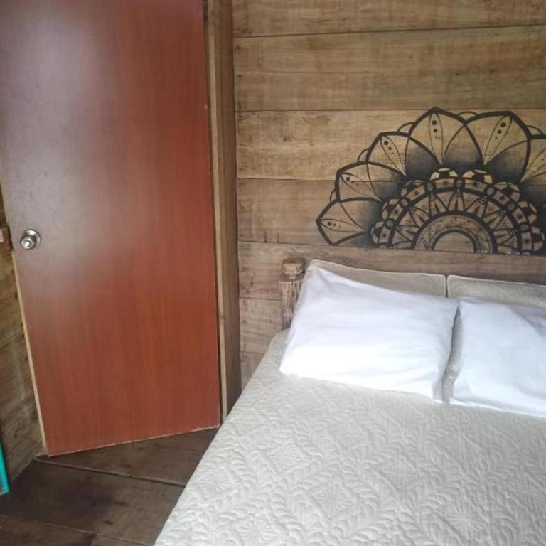 Mi Cabañita Guest House - Habitación Doble con balcón y vistas al mar - 11