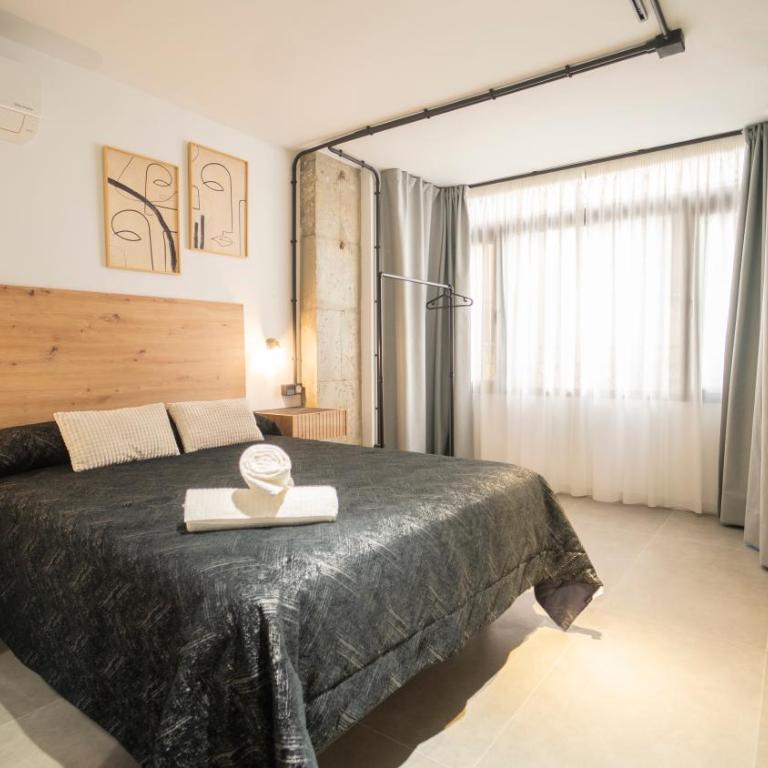 H&H Suite Oasis Granada - Double Room with Private Bathroom - 1