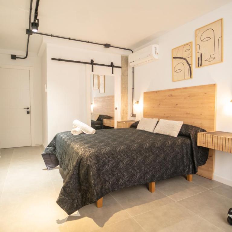H&H Suite Oasis Granada - Double Room with Private Bathroom - 2