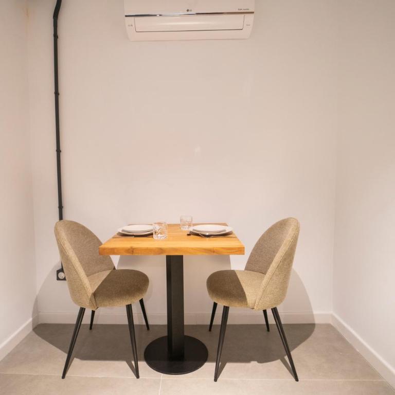H&H Suite Oasis Granada - Double Room with Private Bathroom - 18