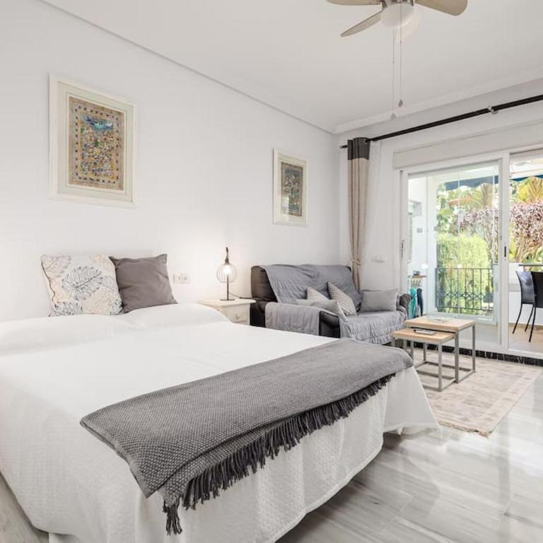Studio with private parking & walk to beach RDR404 - One-Bedroom Apartment - 2