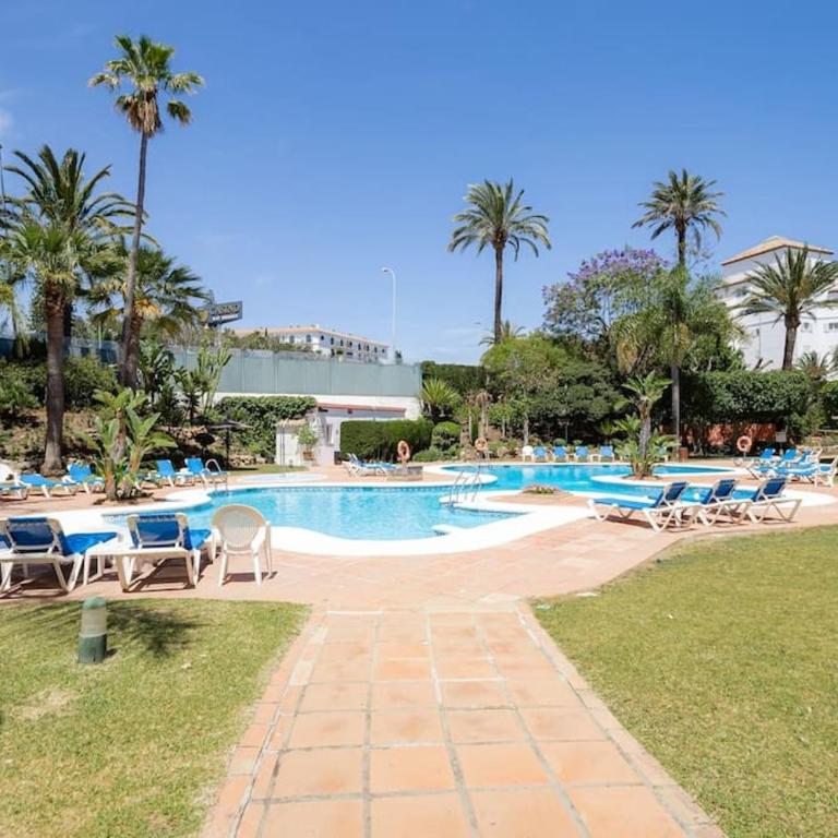 Studio with private parking & walk to beach RDR404 - One-Bedroom Apartment - 8