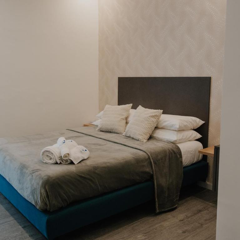 Marcone Luxury Rooms - Il giardino di pietra - King Room with Spa Bath - 4