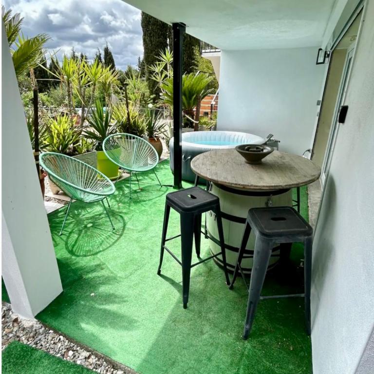 Appart-one terrasse jacuzzi parking - Apartment mit 1 Schlafzimmer - 21