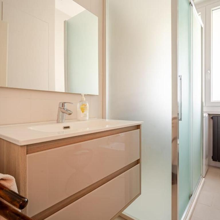 Casa con 2 Camere da Letto e Parcheggio a Bologna - Appartamento con 2 Camere da Letto - 5
