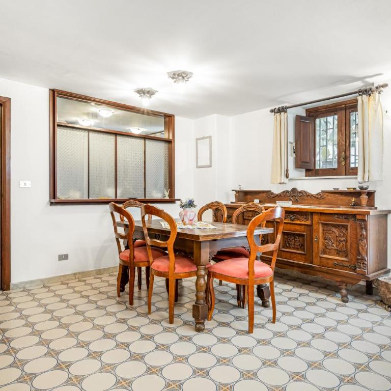 GuestHost - Roomy Central Apartment in the Heart of Taormina - Three-Bedroom Apartment - 6