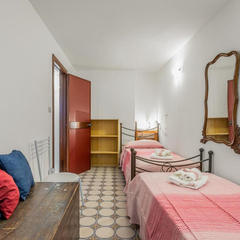 GuestHost - Roomy Central Apartment in the Heart of Taormina - Three-Bedroom Apartment - 21
