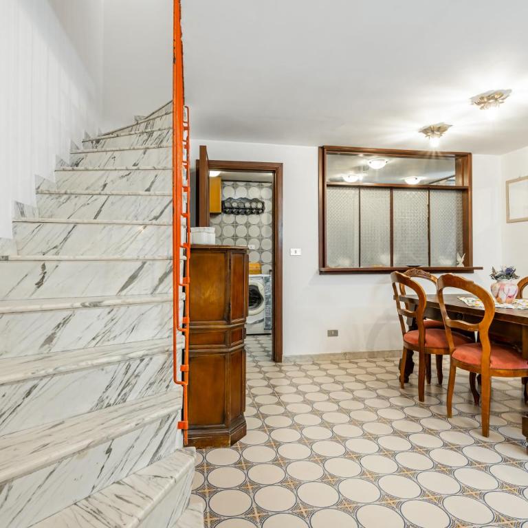 GuestHost - Roomy Central Apartment in the Heart of Taormina - Three-Bedroom Apartment - 9
