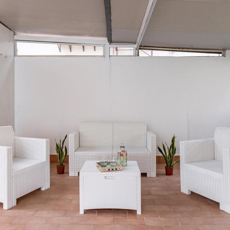 GuestHost - La Dimora dei Mille - Roomy Apartment with Terrace - Appartamento - 5