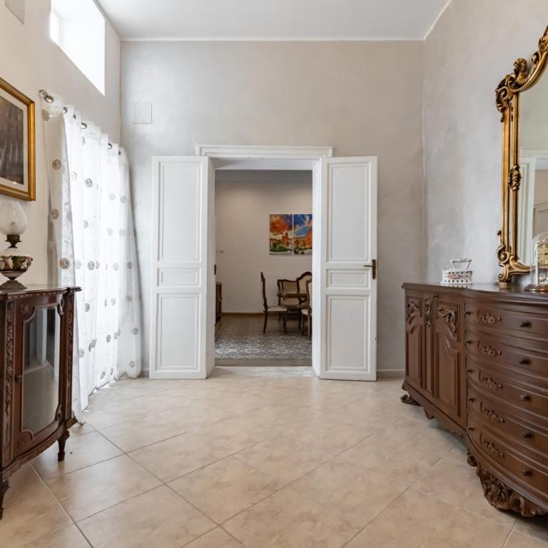 GuestHost - La Dimora dei Mille - Roomy Apartment with Terrace - Appartamento - 22