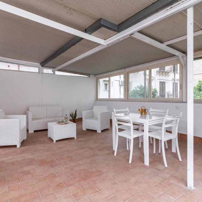 GuestHost - La Dimora dei Mille - Roomy Apartment with Terrace - Appartamento - 4