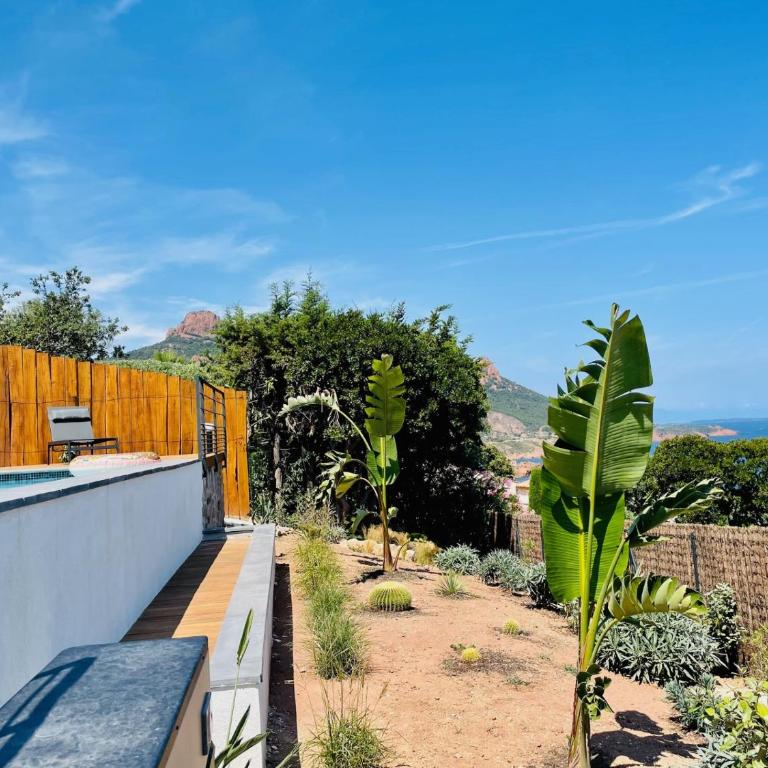 Superbe vue mer et Estérel, Villa Neuve pour 8-10 Personnes, Clim, Piscine - Villa - 4