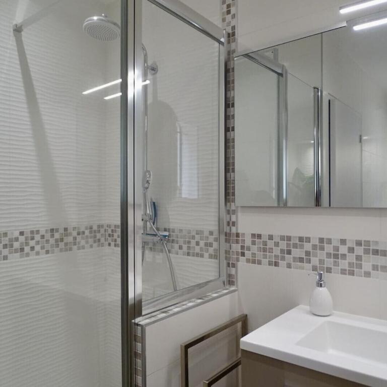 Superbe vue mer et Estérel, Villa Neuve pour 8-10 Personnes, Clim, Piscine - Villa - 29