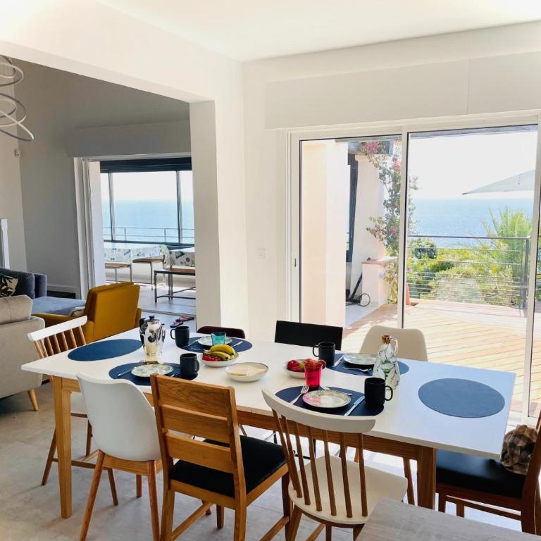 Superbe vue mer et Estérel, Villa Neuve pour 8-10 Personnes, Clim, Piscine - Villa - 40