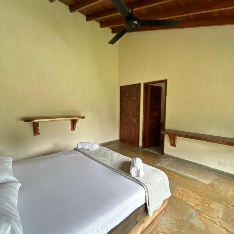 Casa Fuego - Habitación Doble Económica - 6