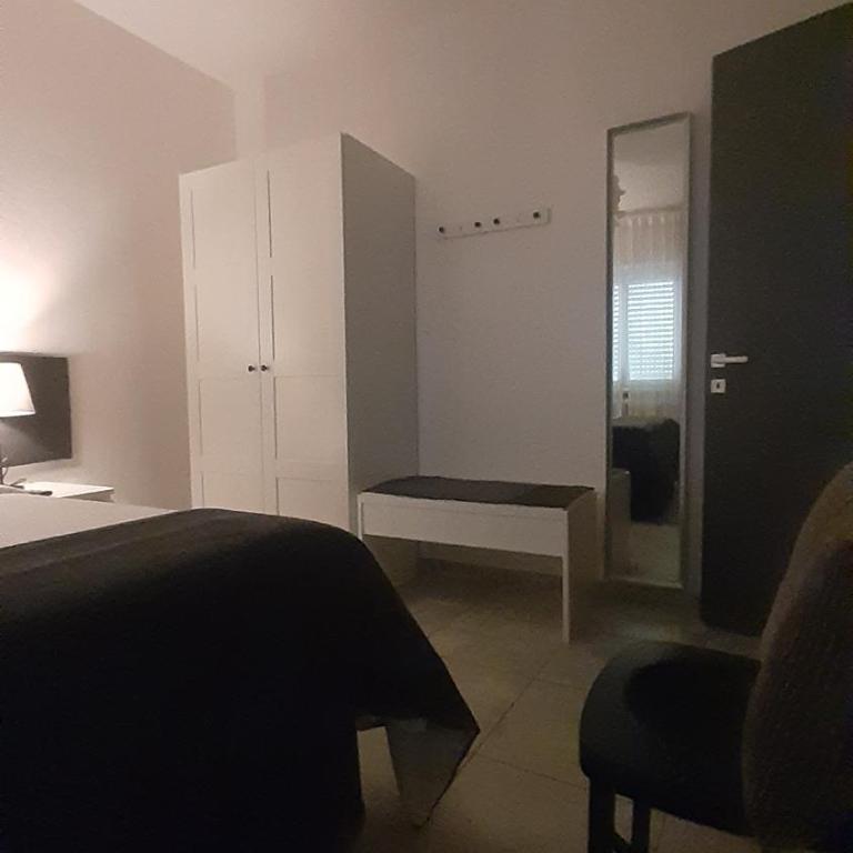 La Duchessa - Camera Matrimoniale/Doppia con Letti Singoli con Bagno Privato - 11