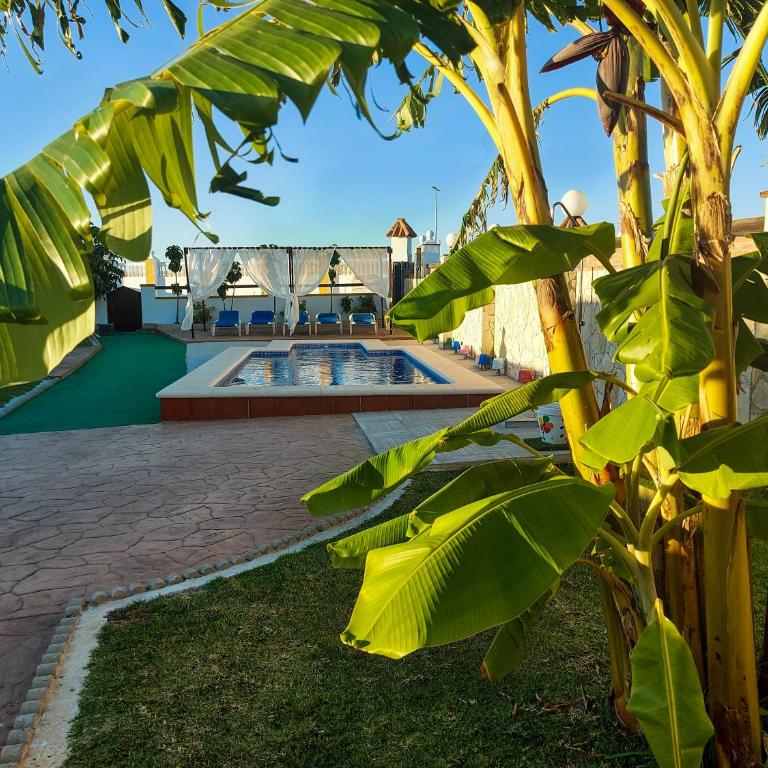 Villa Rosal- Solo familias y parejas - Chalet mit eigenem Pool - 3