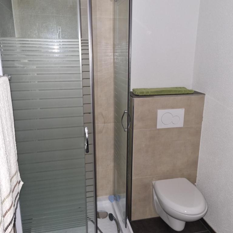 Apartmani Sutomore Tri Palme - Trokrevetna Soba sa Balkonom - 3